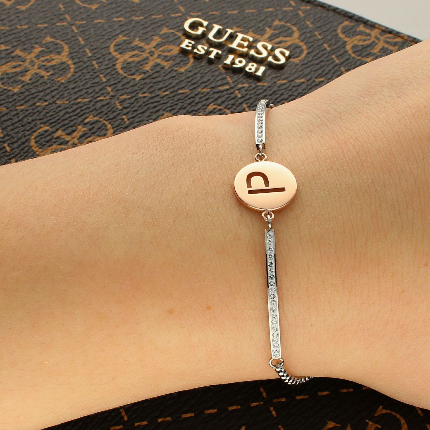 Bransoletka Nomination Italy z kolekcji Milleluci Letters. Wykonana ze stali szlachetnej, zdobiona mieniącymi.jpg